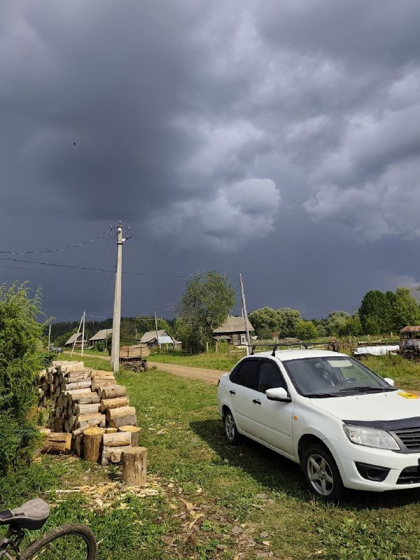 Продам ладу гранту 2013 г.в. на новых штампах, новая подвеска вкруг, новая тормозная система вкруг, ...