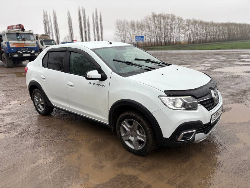 Продаю Логан Степвей 
Экс 2021 (декабрь 2020 г ) 
1,6 мех 82 л
1 хоз пенсионер 
Пробег 55 т 
Вся цел...