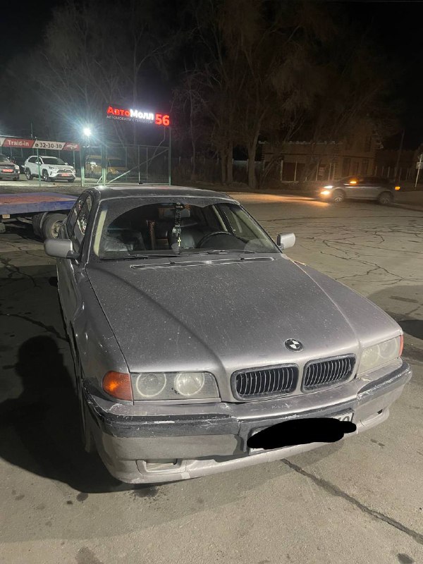Е38 3.0 бензин,механика Двойные стекла,на ходу Кз учет Было ДТП по задней части Цена 220.000р...
