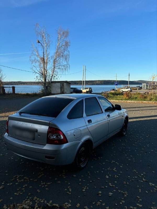 Продам ВАЗ 2170 Приора 
Родной 63 ПТС 
2010 года выпуска 
4 хозяина 
155  000 тыс. км родного пробег...