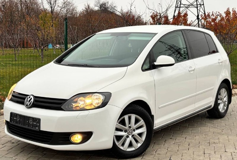 Продам  Volkswagen Golf Plus 
Год выпуска 2013
Объем двигателя 1.6 
Коробка автомат
Родной пробег 16...