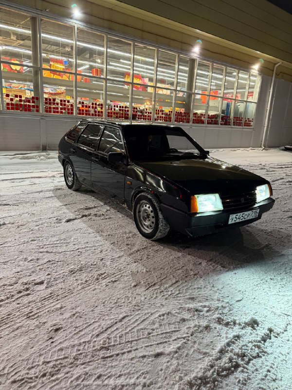 Ваз 2109 зубила Полностью сделаная Новый салон 124 шеснарь в идеале Не вписан доки есть Все раб...