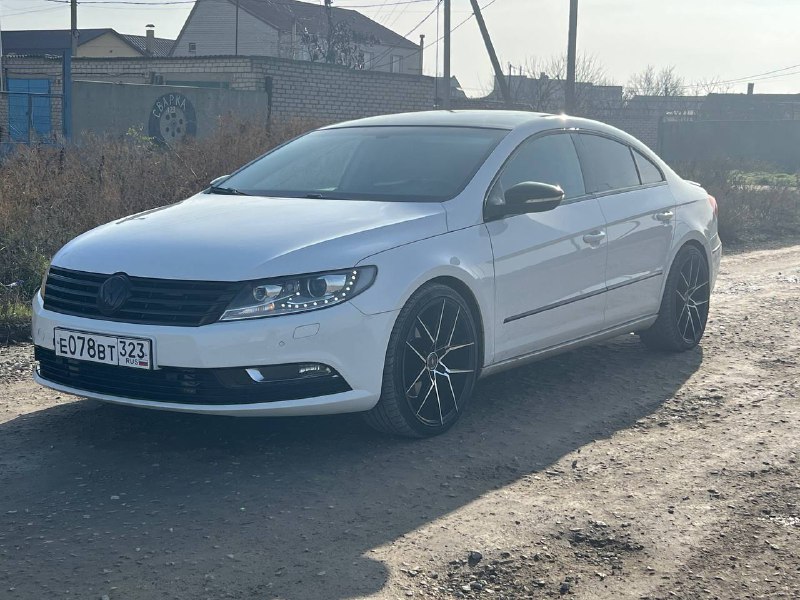 Продам Пассат СС 2013 год 1.8 тси ( стейдж 1 + выхлоп даунпайп - около 220 сил) 200 тыс км пробег...