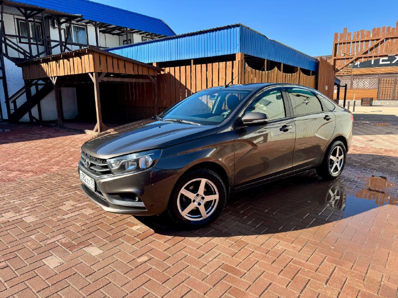 Продам Lada Vesta 1.8 2018 год (122 л.с.) пробег 160.000 км. 
ОДИН ВЛАДЕЛЕЦ !!!
Машина в идеальном с...