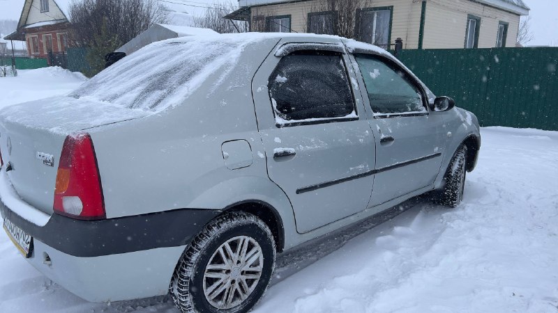 Рено Логан 2009года В хорошем состоянии. По кузову без гнили, стаканы, дно, пороги, и т.д всё целое...