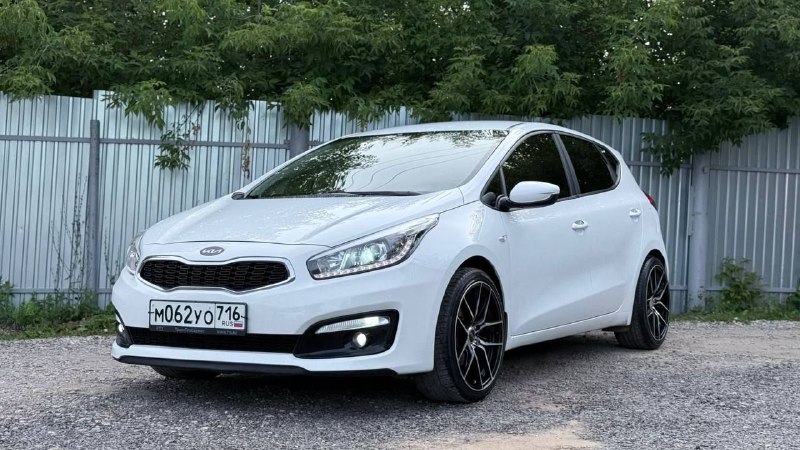В продаже Kia Ceed рестайлинг Куплена с салона в 2016 1.6 автомат 130 лошадей Пробег 167 000км Ко...