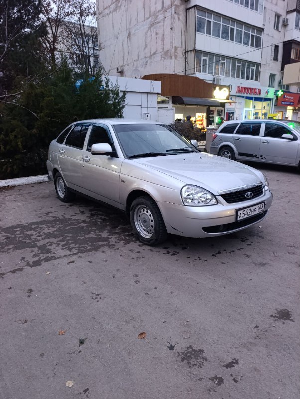 Продам Приору 2009 года, в очень красивом цвете "снежная королева", в отличном для приор состоянии! ...