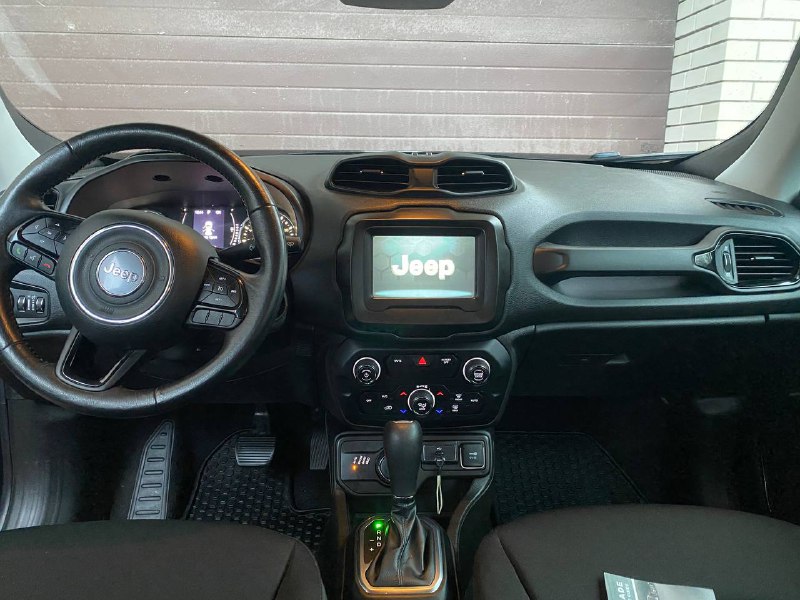 Продам Jeep Renegade 2019 года 4+4 1.4 Turbo 180 Л.С 48 тыс пробег,9 Ступенчатый Автомат,Климат Конт...