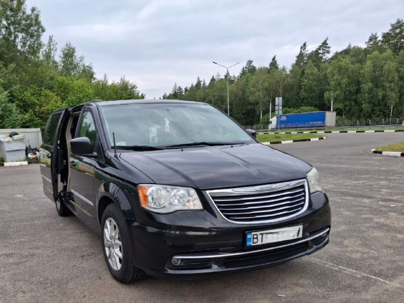 Продам CHRYSLER TOWN COUNTRY 2015 г, 3.6 бензин, АКПП, 192000 км пробег.Семь полноценных мест, котор...