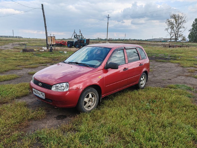 Продам калину, 2009г пробег 204т км, в родной краске, 2 хозяйки. Двигатель после капитального ремонт...