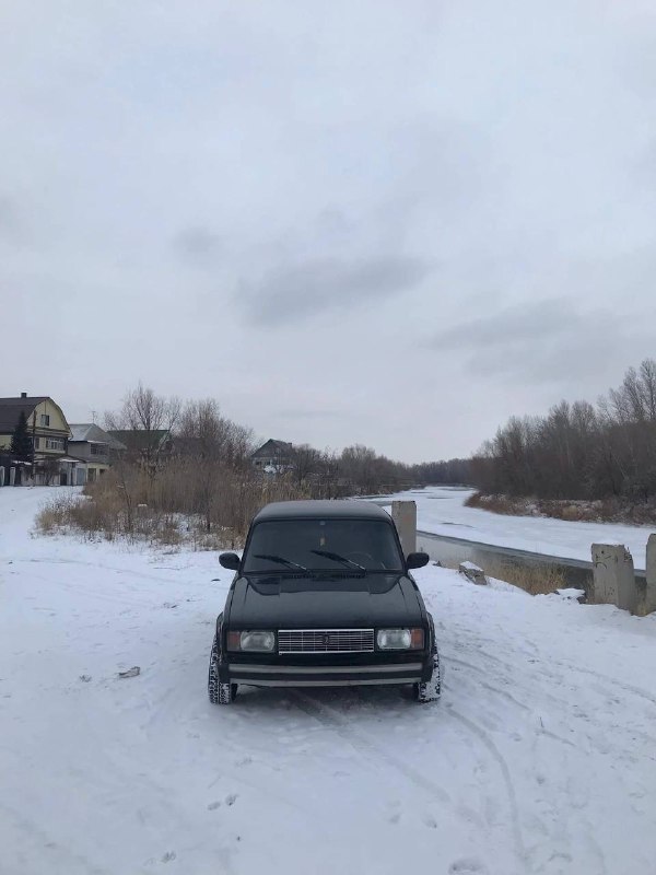 Ваз 2105 На ходу Документы в порядке Цена 40 быстрым торг...