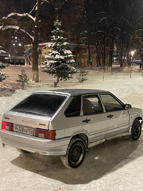 ВАЗ 2114 из под собственника. по документам чистая, без арестов и ограничений. снята с учета 26.12.2...