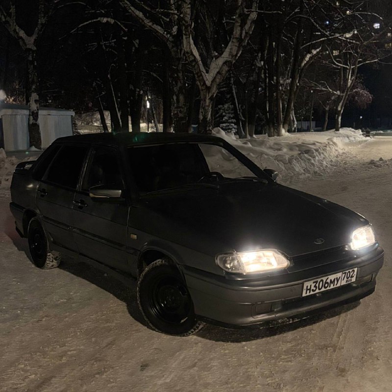 В продаже 2115 2006г Техника хорошая,двигатель не дымит не троит,масло не жрет.Коробка без вылетов ...