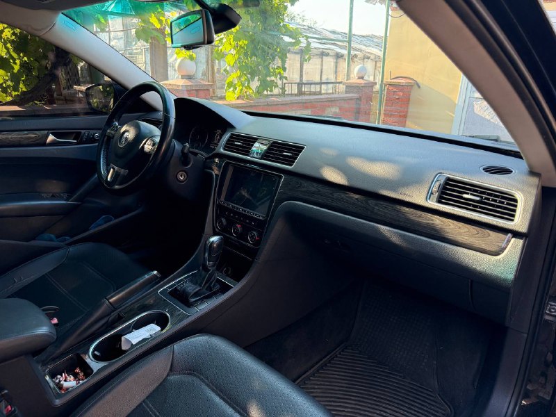 Продам Volkswagen Passat b7 USA 2012 года по тех паспорту ,по вин коду 2013 год. Вин 1VWBP7A31DC0114...