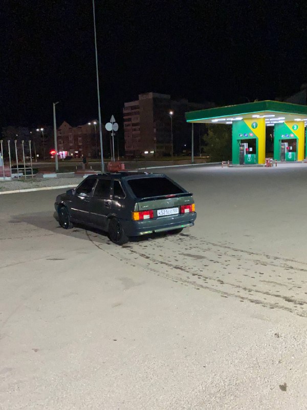 Ваз 2114 в хорошем состоянии, 2006г , 2 хоза проб 145к , выхлоп Субару , прошивка отстрелы , музыка ...