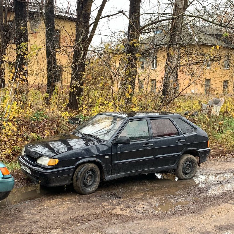 14 7 год мотор 1.6 двиг работает вроде ровно там сям по внешке есть косяки кпп все передачи дно пор...