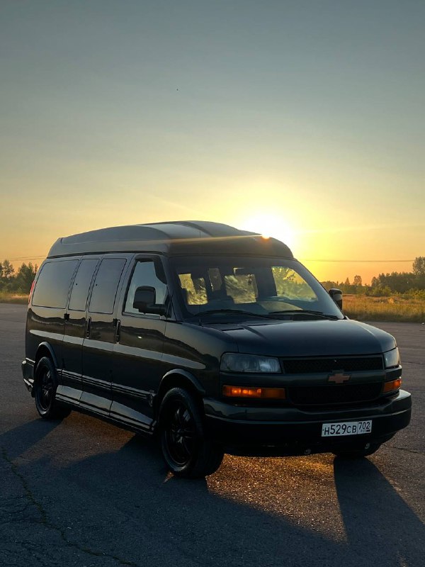 👑 В продаже роскошный, рамный, 7-ми местный американский минивэн Chevrolet Express V8 5.3 AT в отлич...