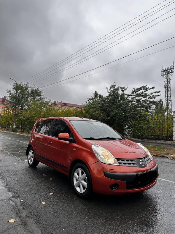 Продам Nissan Note 2006 год, 1.4 механика. В отличном состоянии. В очень редком и красивом цвете. Ав...