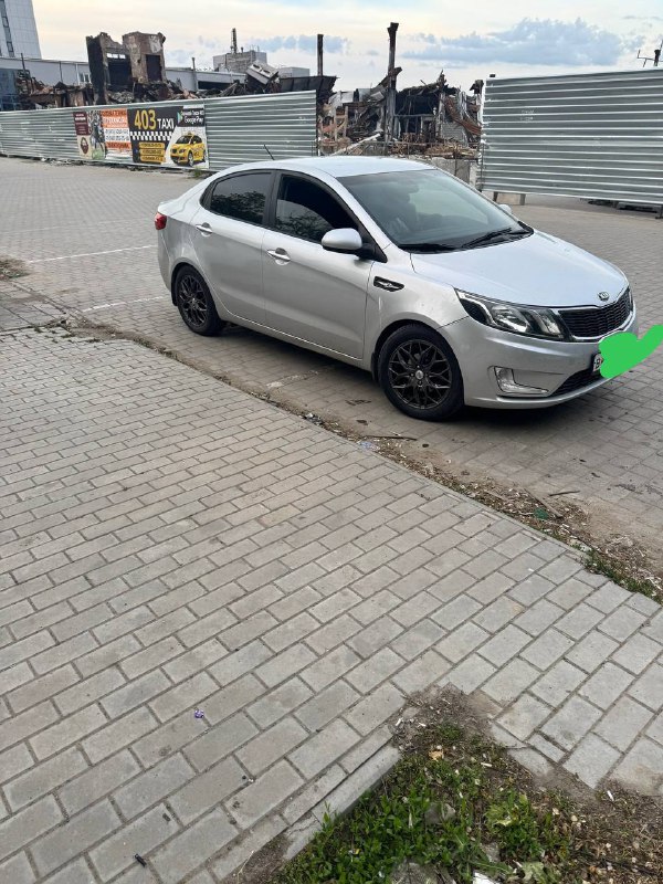 Продаю я второй владелец(по факту) без запретов и всего прочего 
Пробег 120к оригинальный
Машина 201...