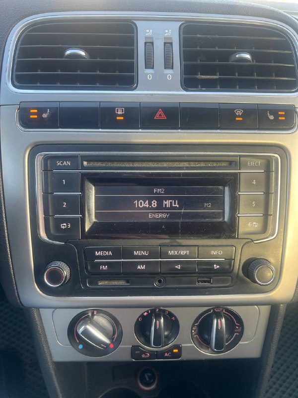 600000 Продается Volkswagen Polo 1.6(105л.с) 2013 года в лимитированной комплектации Sochi Edition. ...