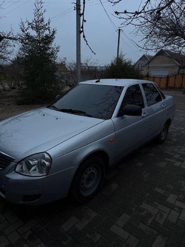 Продам приору 2013г. Родной пробег 100 тыс Новая летняя резина на R14 титанах И новая зима r14 на ш...