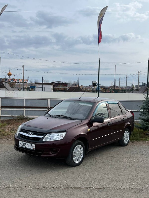 Продам гранту 2014 г 
3 собственника 
Пробег 186.600
2 комплекта колес 
Кондиционер 
Сигнализация 
Ц...