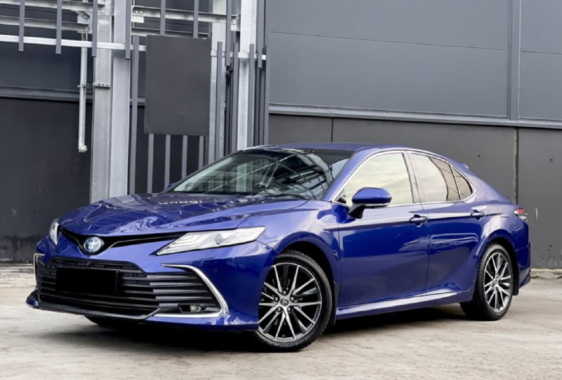 Toyota Camry 2021 г. Поколение: VIII (XV70 FL) Комплектация: Premium+ Тип кузова: седан Двигатель: г...
