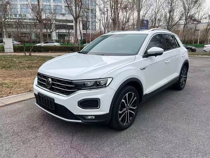#что_купить 🔝 Volkswagen T-roc, 2022 из Китая! Сегодня в продаже ⤵️ • 2022 г., 1.4 л (бензин, турб...