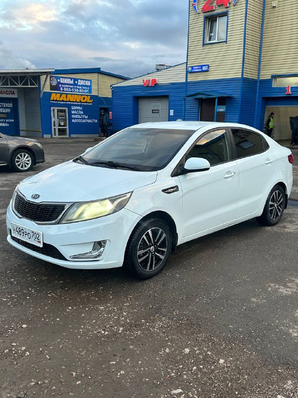 Продам : Kia Rio Год выпуска : 2012 Пробег : 181319 Владельцев : 5 Документы: СТС, ПТС , арестов...