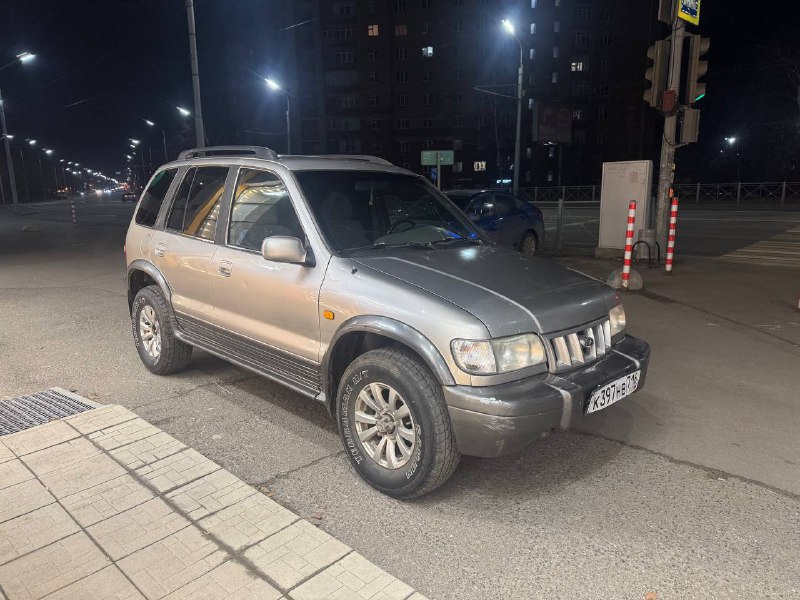 Kia Sportage, Полный привод, понижайка, механика, кондер всё работает , на сигналке с автозапуском. ...