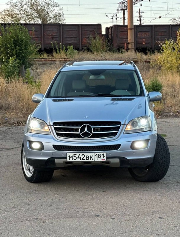 Продам Mercedes ML350, 2007г. Пробег 284т км, полная комплектация, память, вентиляция сидений, круиз...