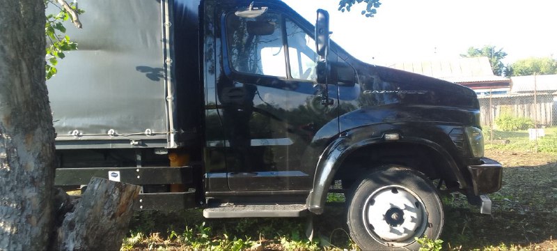 Продаётся газон 2014 года в отличном состоянии . Пробег 182 тысячи. Кузов:6.6 ,-2.5*2.5 . Резина пер...