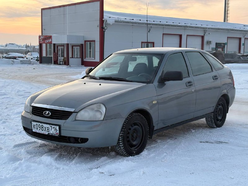 Приора На 16кл. моторе! 2010 года, ПТС оригинал комплектация норма, 2 эсп, ЭУР, аудиосистема с BT, ...