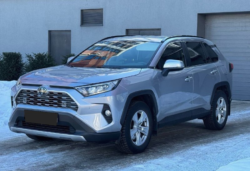 Продам тойота рав4 2020 год выпуска, техника в идеале, к коробке вопросов нет, боевой конь на боево...