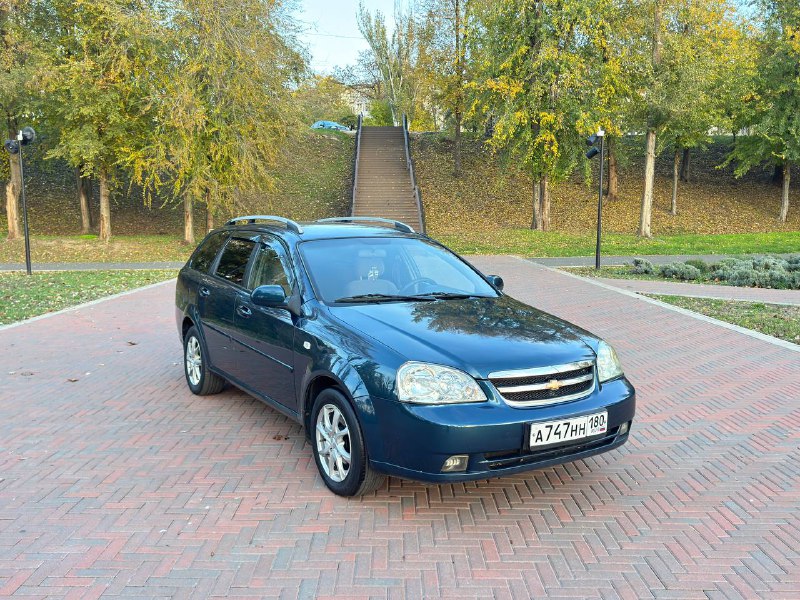 Продам автомобиль в хорошем состоянии без ДТП кузов весь в родной краске за исключением двух деталий...