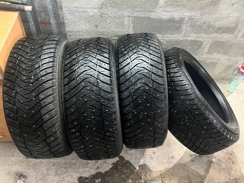Продам: Шины Yokohama Ice Guard IG65 (шип) 255/50 R19 Год выпуска: 30 неделя 2023 года Протектор ка...