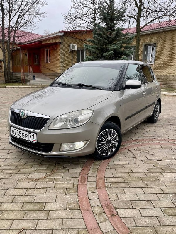 Продам компактный и очень экономичный хэтчбек- Шкода Фабия 2010г.в!Без ДТП!Зелёная автотека!Кузов - ...