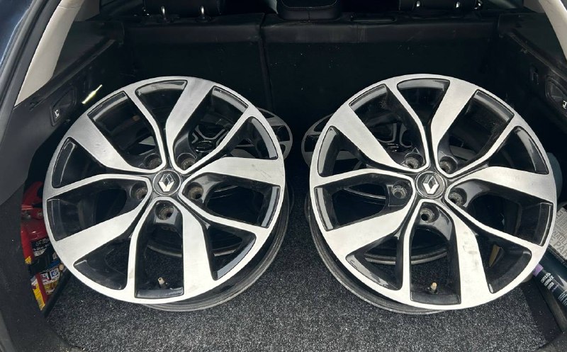 Здравствуйте 
Добрый вечер 
Продам комплект 
диски оригинал r17
От босе 
Без пробега по РФ
42 тыс 
С...