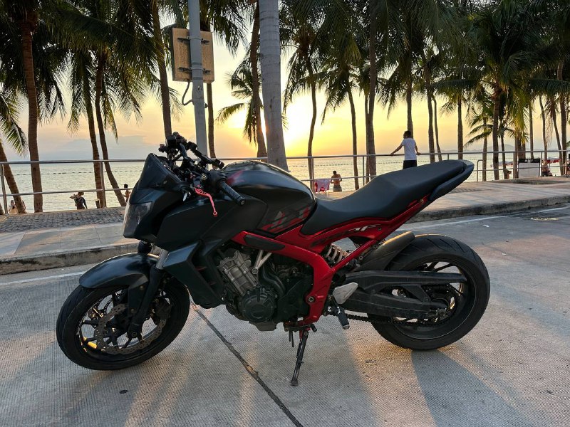 Продам мотоцикл 
Honda CB650f 2016
Пробег 41000
69000...