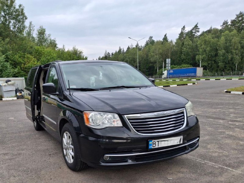 Продам CHRYSLER TOWN COUNTRY 2015 г, 3.6 бензин, АКПП, 192000 км пробег.Семь полноценных мест, котор...