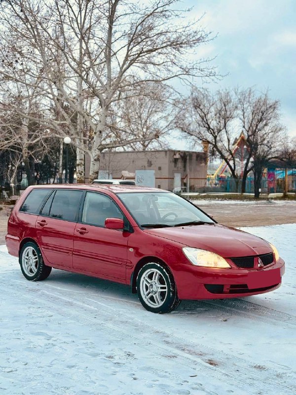 Продам Mitsubishi Lancer 9 Рестайлинг 2005 г. в кузове универсал пробег 214 800 км, двигатель 1.6 (...