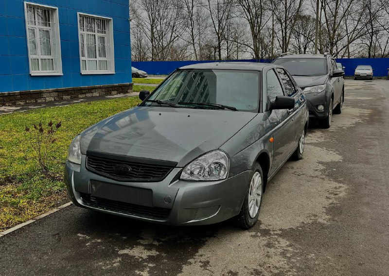 Продаю ладу приору, 2011г, 158000 пробег, 6 хозов, имеется электрорегулировка зеркал, антиблокировоч...