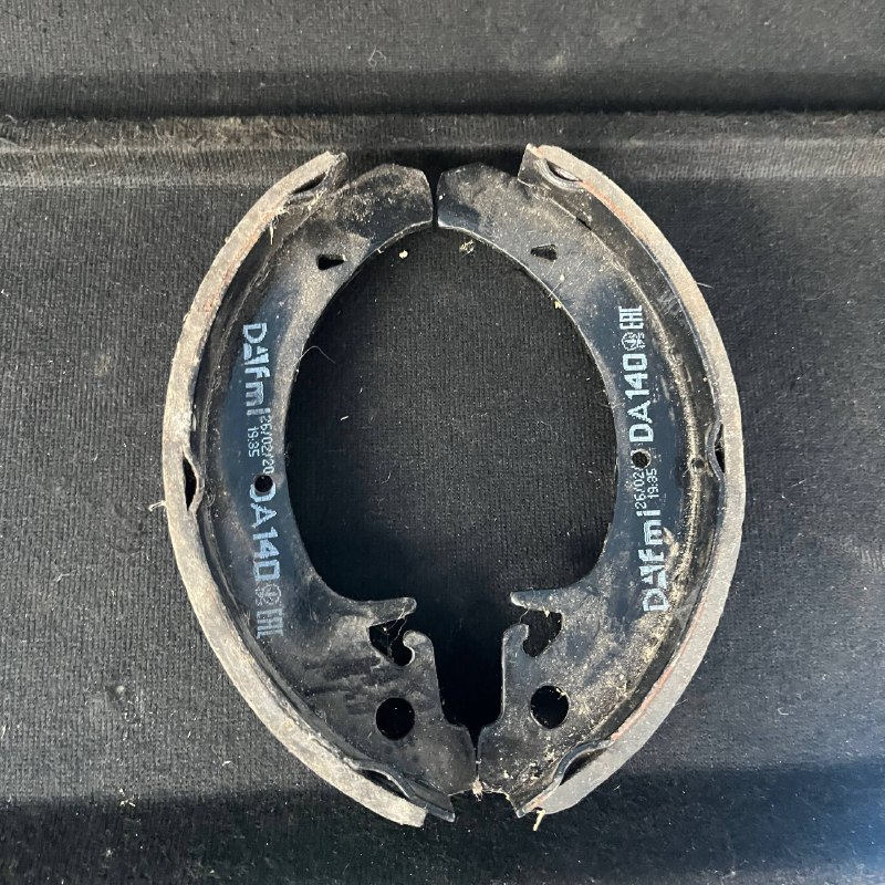 Колодки стояночного тормоза Новые вроде от 2110-2112 200₽...