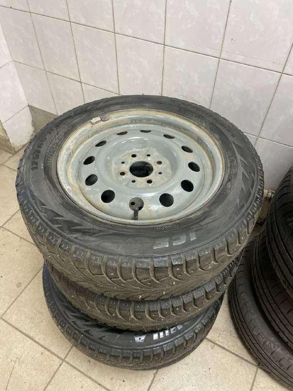 Продам в сборе. 175/65/14. 9000 комплект...