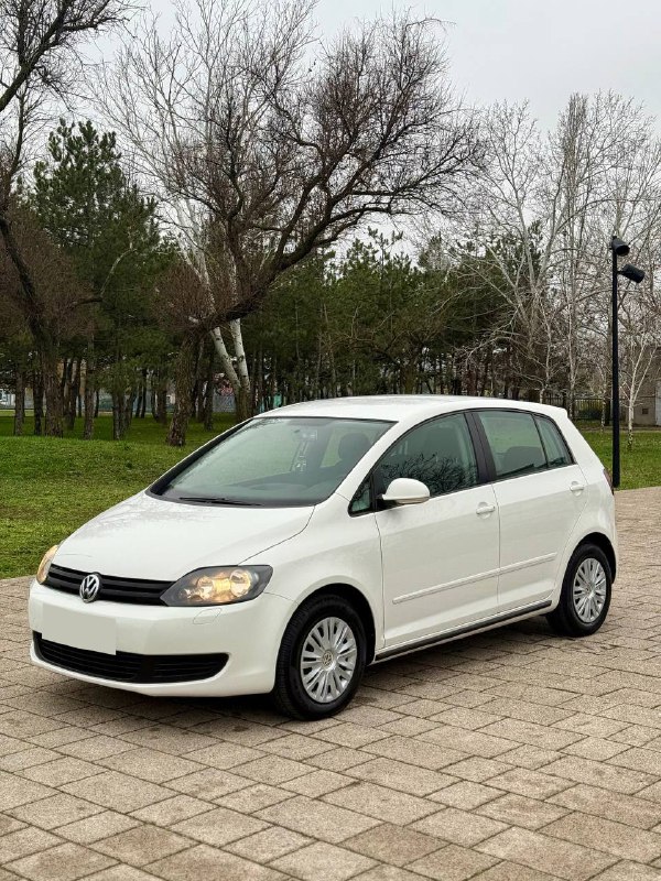 Продам Volkswagen Golf Plus VI 2012 года. Один владелец, ПТС оригинал, пробег 202 065 км оригинальны...