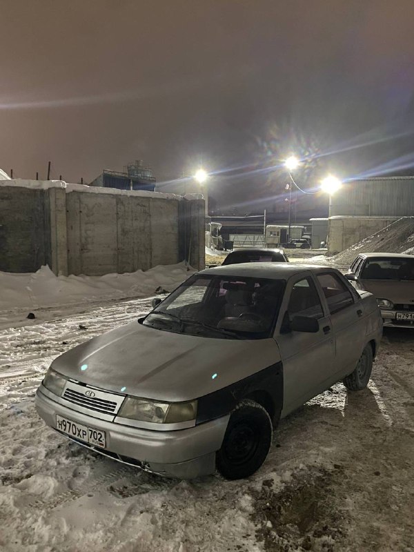 Ваз 2110 2002 года рождения на уверенном ходу,печка дует ,дворники машут,центральный замок ходовка ...