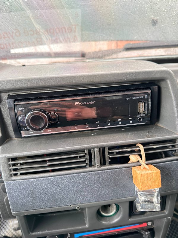 продам мафон полностью рабочий Pioneer mvh s520bt 9.000р...