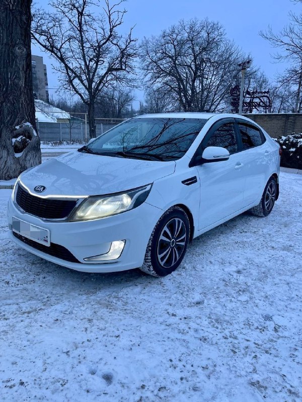 Продам автомобиль Кия Рио рестайлинг 2012г.в.  в красивом белоснежном цвете!! ПТС оригинал!3 собстве...