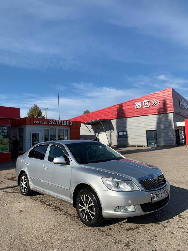 продам шкоду октавию а5 мотор 1,6 102 силы 2010 года выпуска (ОТ СОБСТВЕННИКА) в одних руках с 201...
