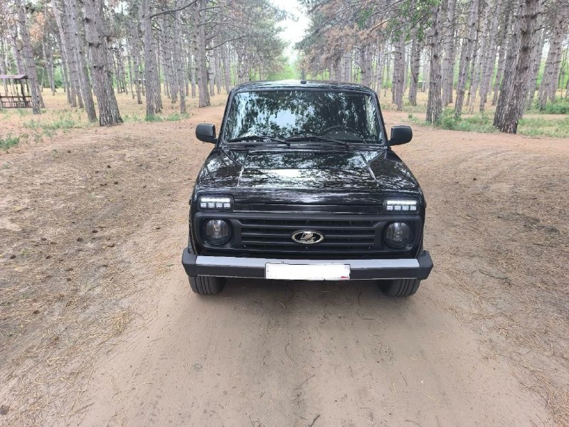 Продам ниву в хорошем состоянии, на максимальной комплектации Кондиционер, подогревы Масла поменяны...